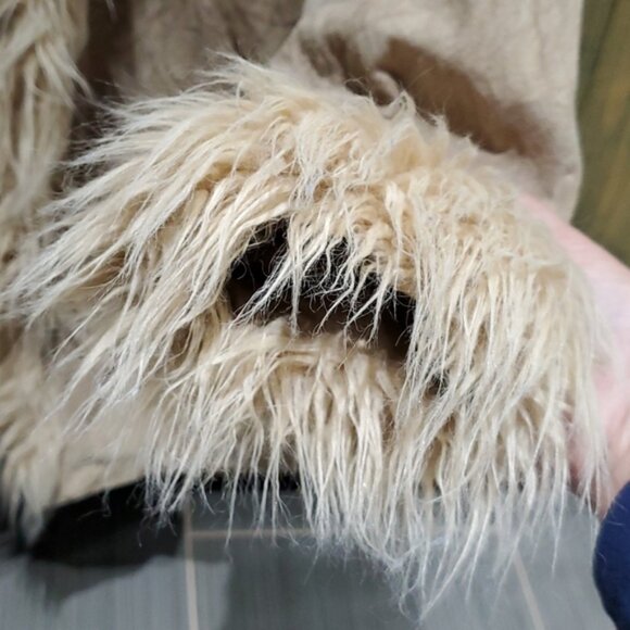 VINTAGE WILSON LEATHER COAT WITH FURRY COLLAR AND TRIM SIZE SMALL - Picture 10 of 12